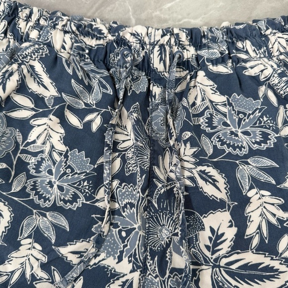Women’s American Eagle Vacay Floral Patterned Drawstring Shorts Small - Picture 3 of 16